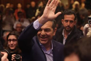 Πρωτοβουλία για τη συνάντηση τριών ρευμάτων